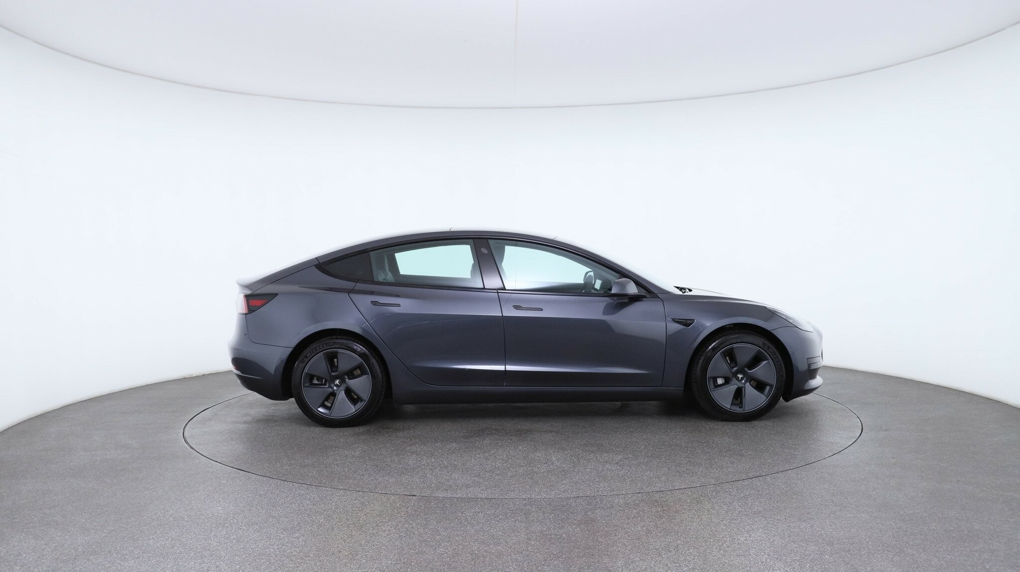 Tesla Model 3 image 3