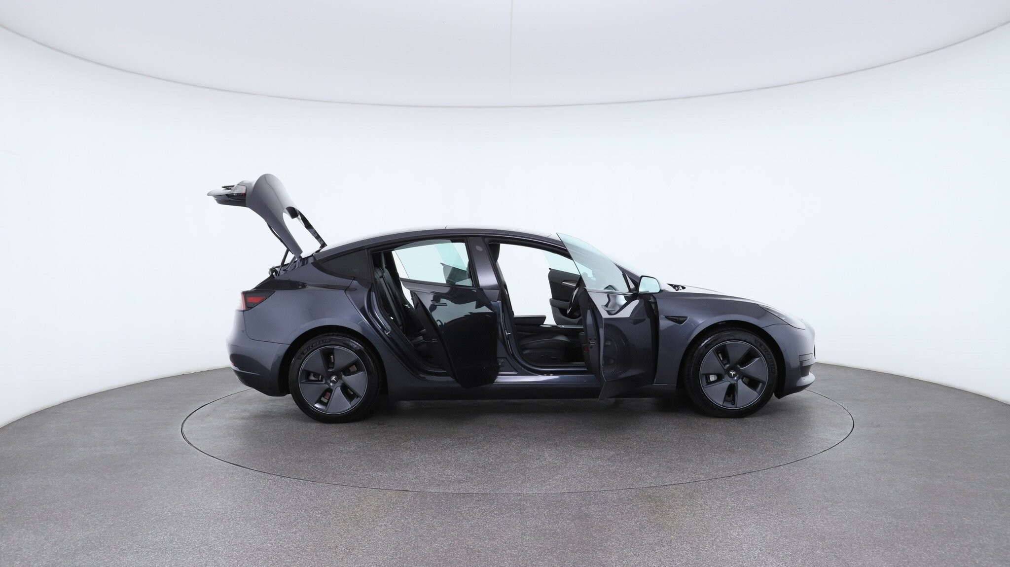 Tesla Model 3 image 4