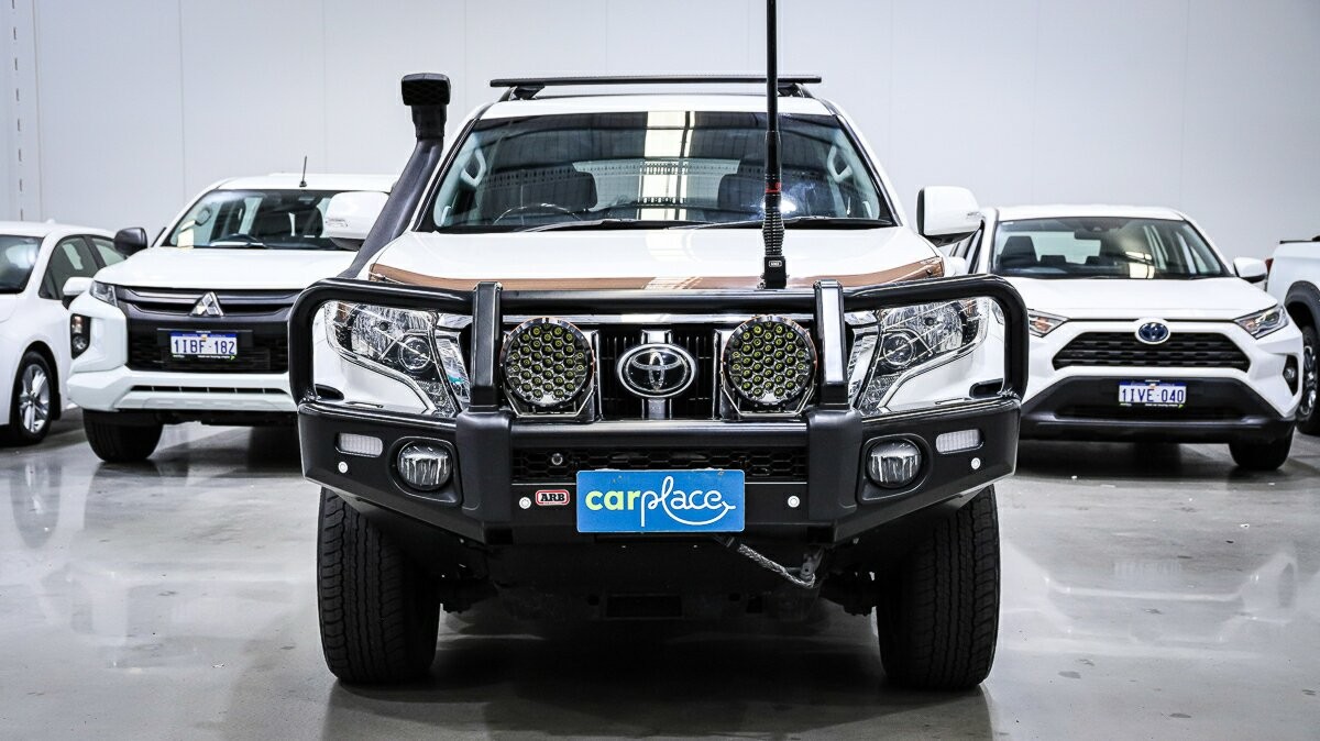 Toyota Landcruiser Prado image 2