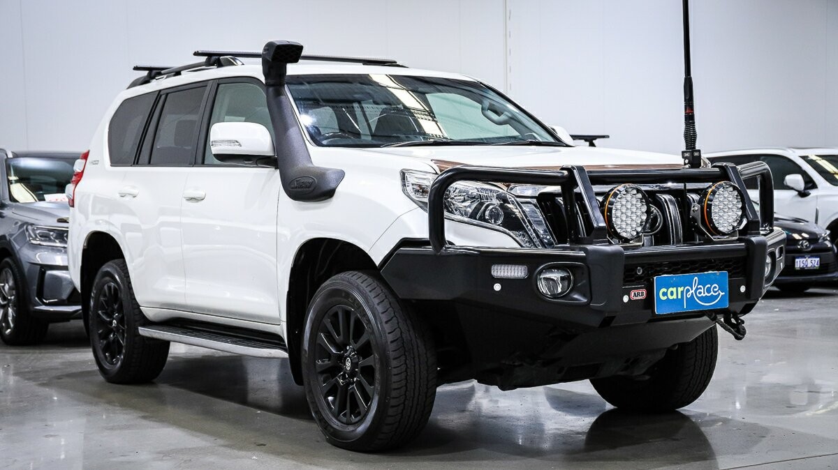 Toyota Landcruiser Prado image 3