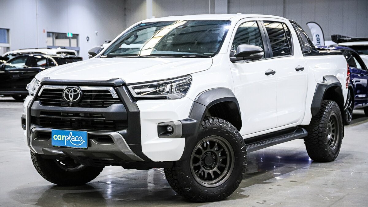 Toyota Hilux image 1