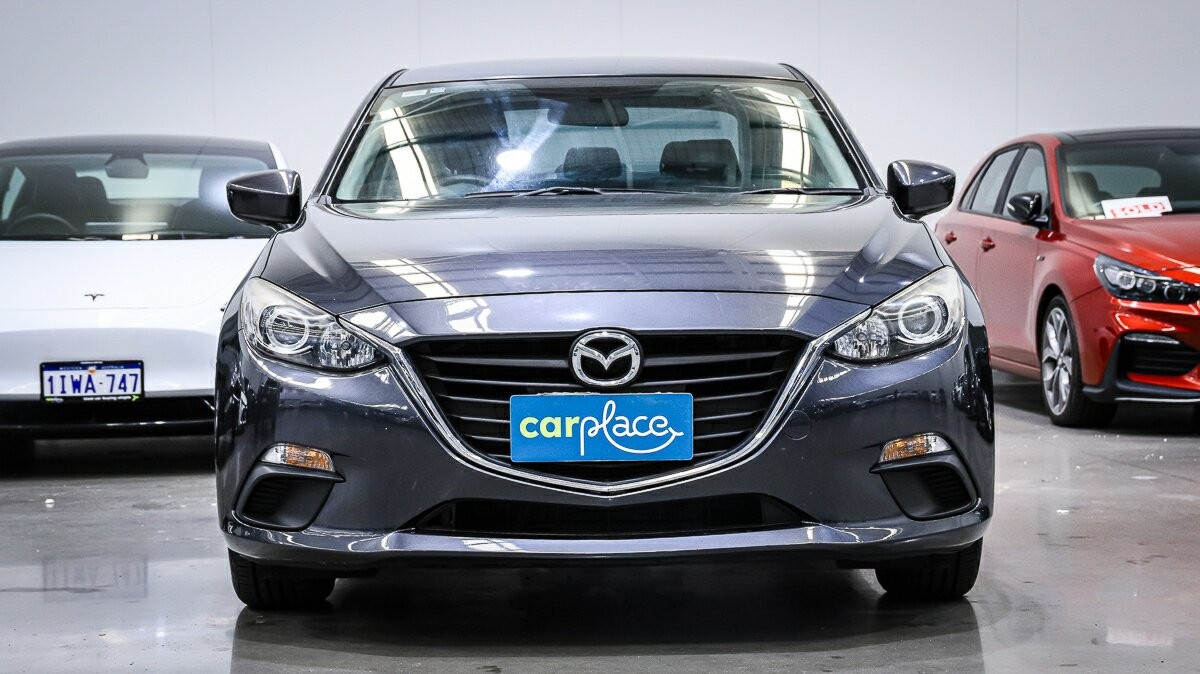 Mazda 3 image 2