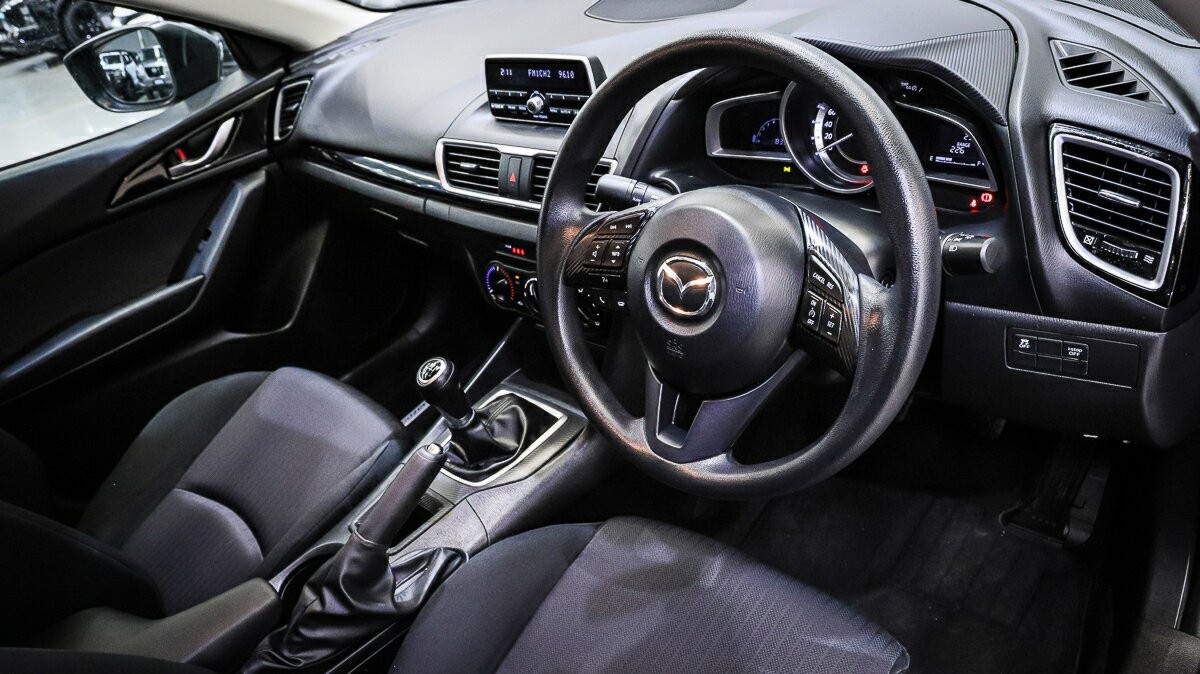 Mazda 3 image 4
