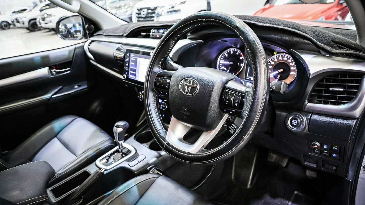 Toyota Hilux image 4