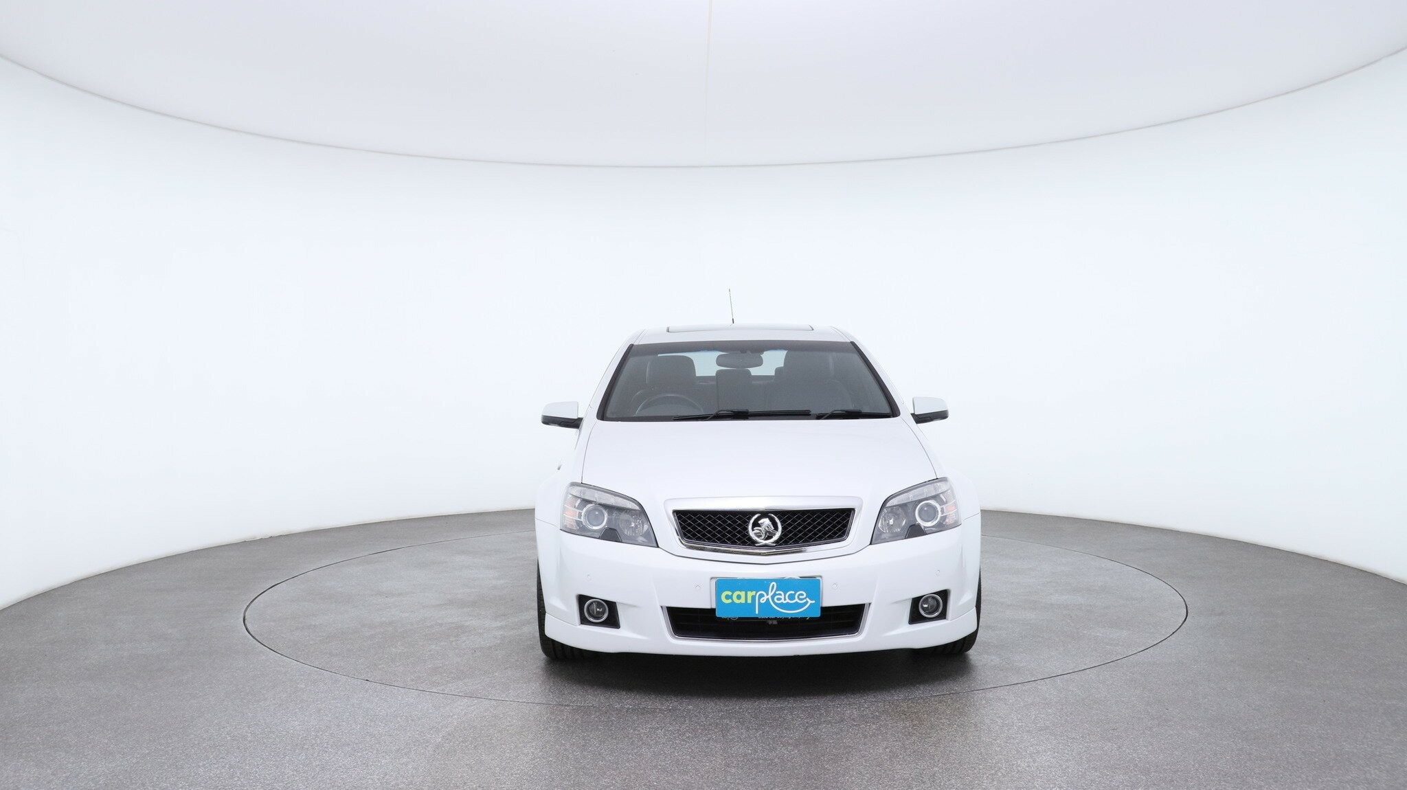 Holden Caprice image 3