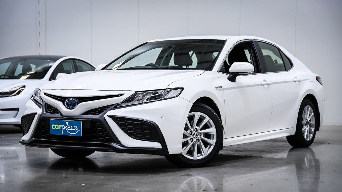 Toyota Camry image 2