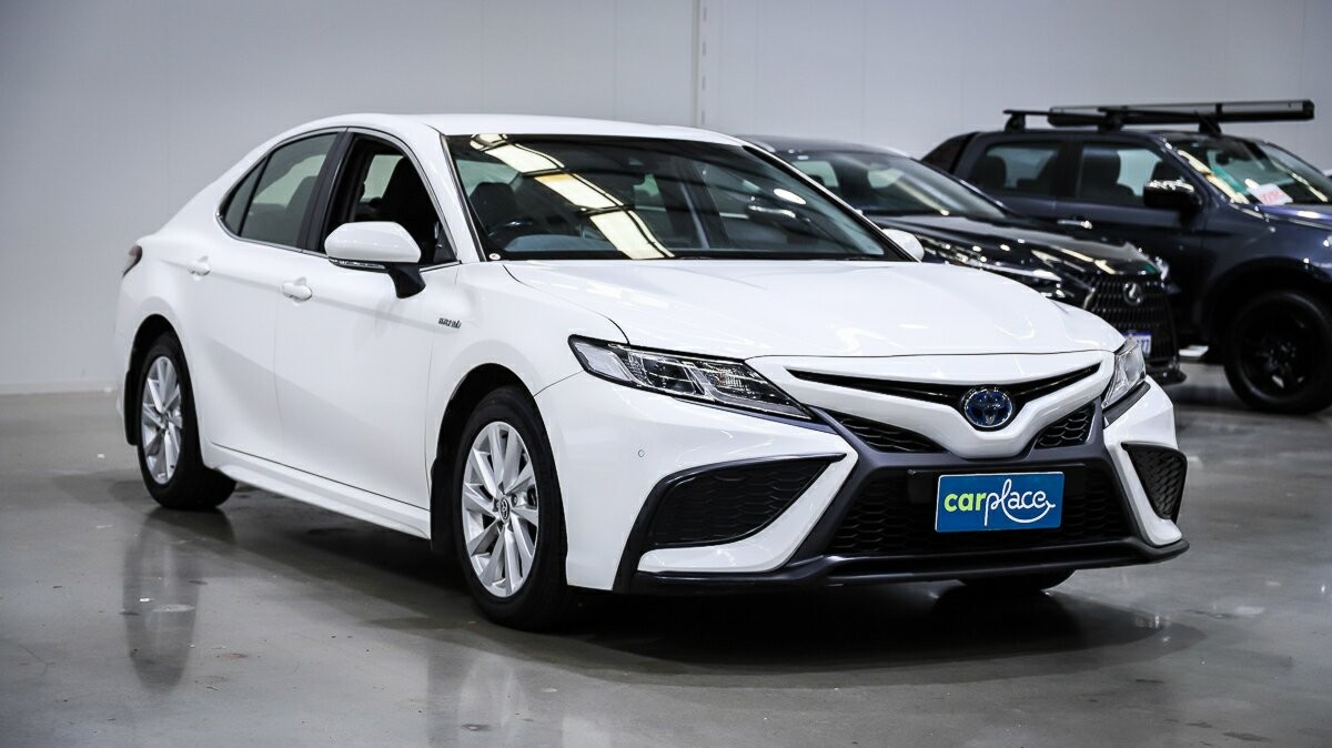 Toyota Camry image 4