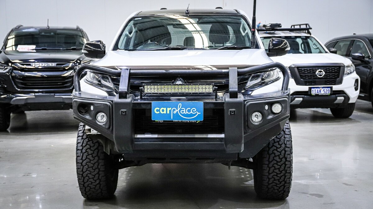 Mitsubishi Triton image 2