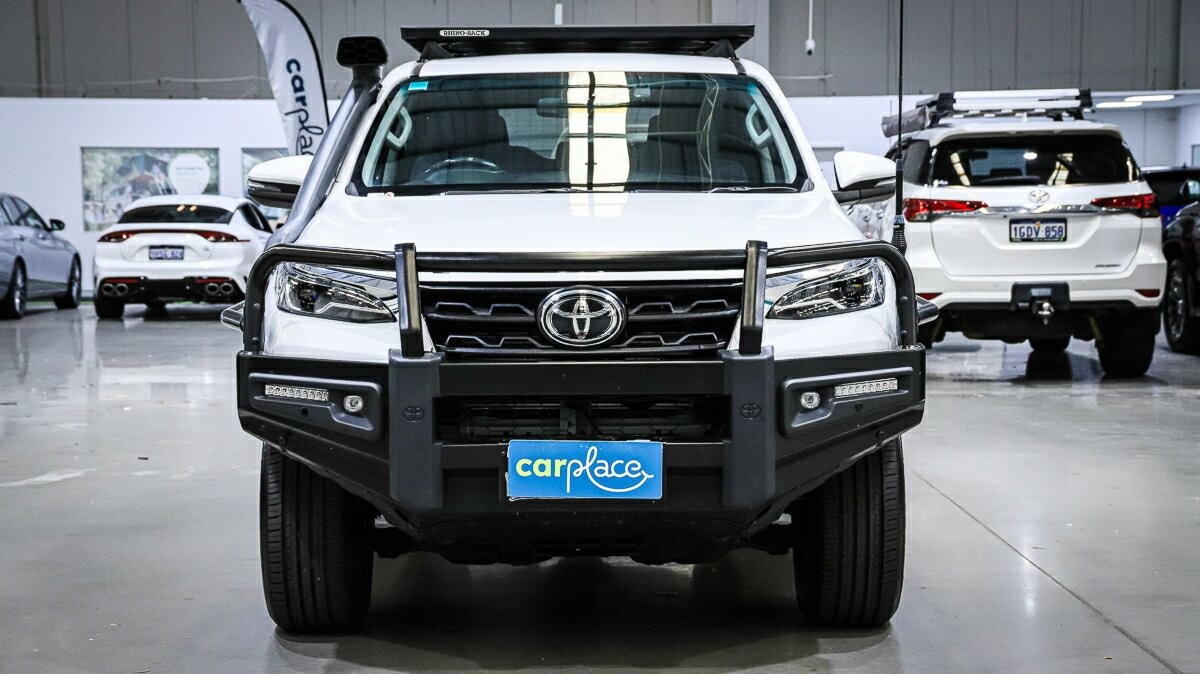 Toyota Fortuner image 2