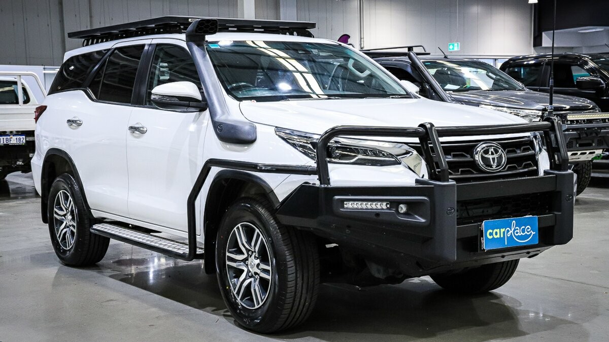 Toyota Fortuner image 3