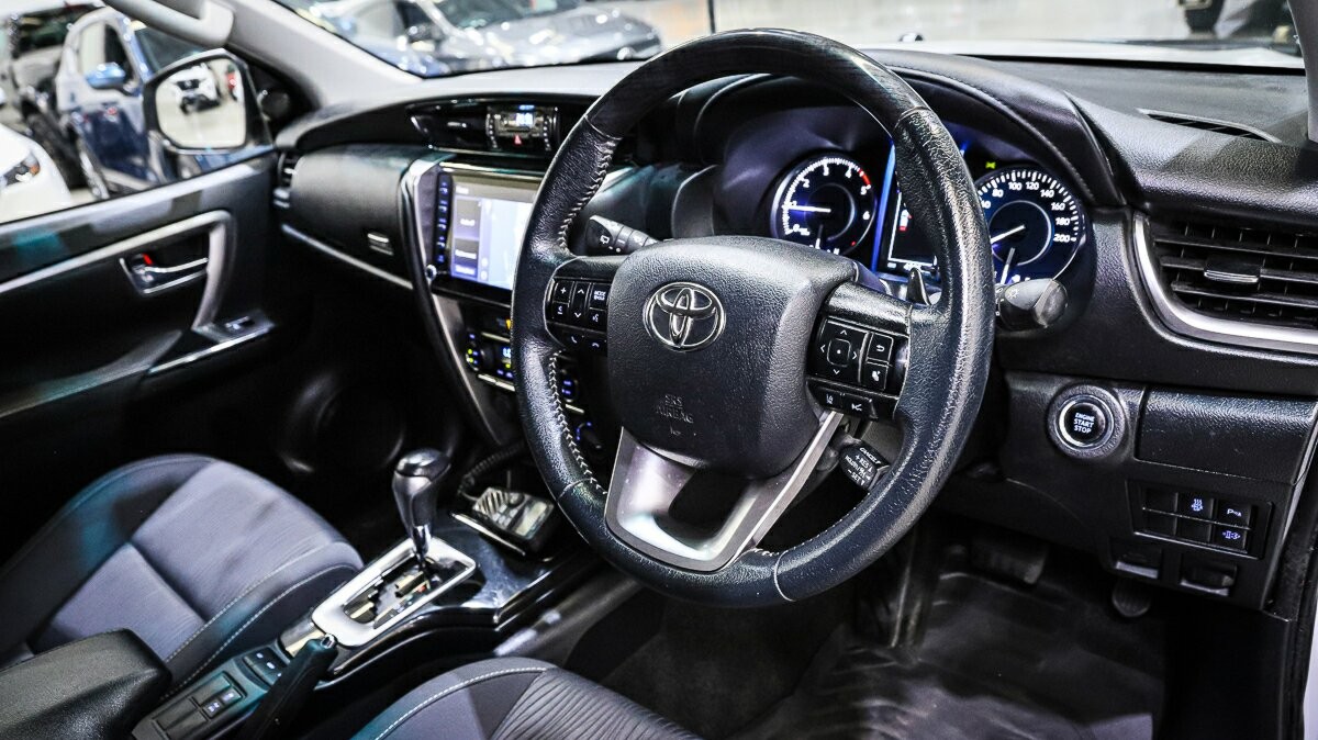 Toyota Fortuner image 4