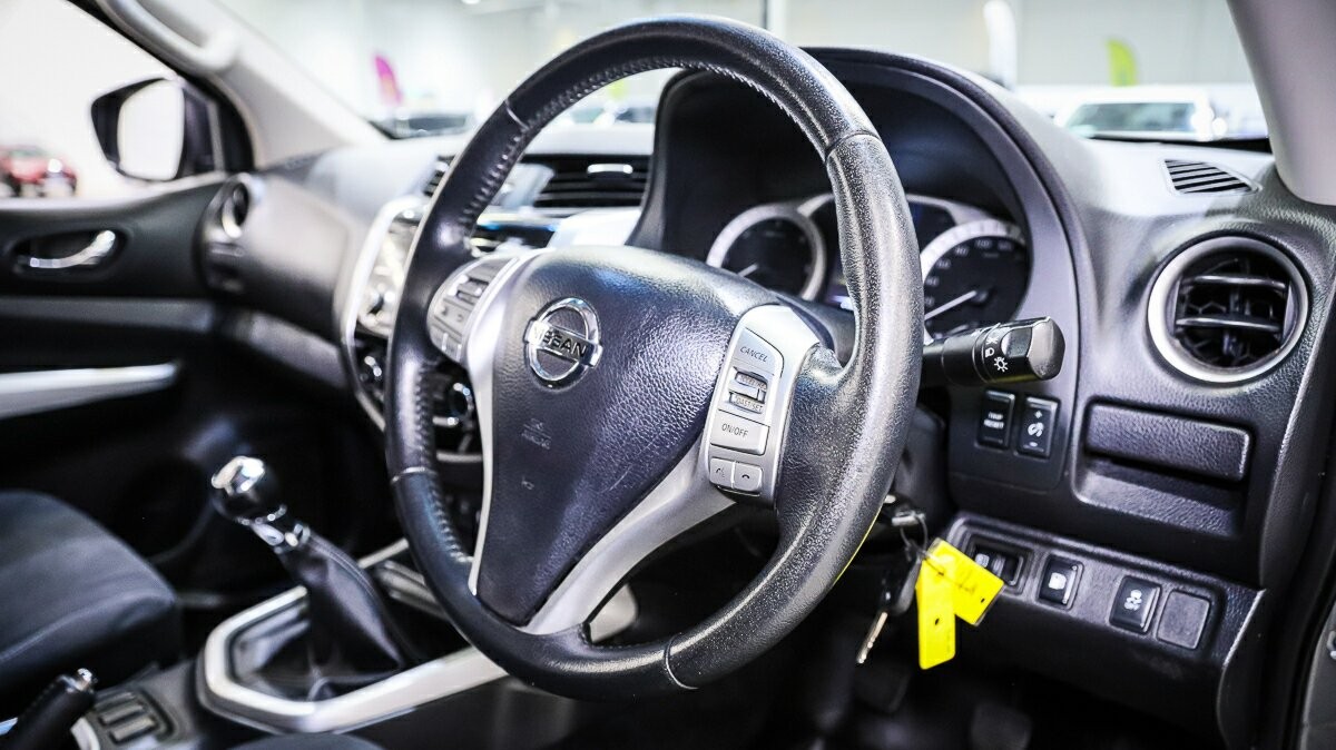 Nissan Navara image 4