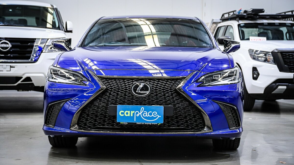 Lexus Es image 2