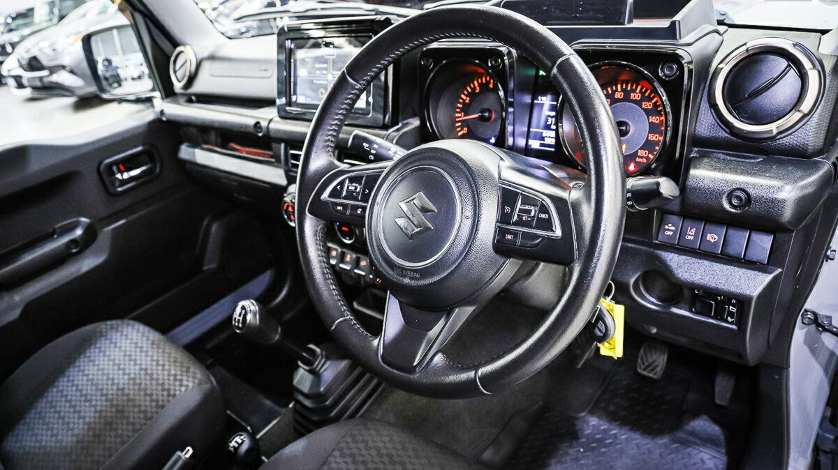 Suzuki Jimny image 4