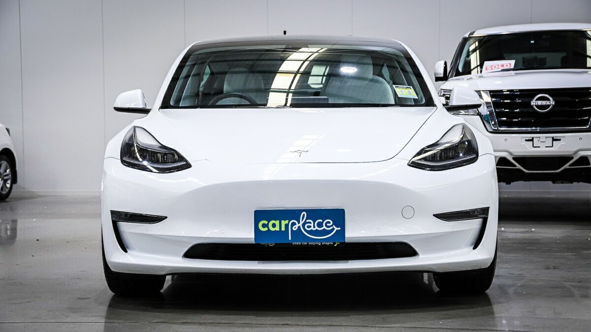 Tesla Model 3 image 2