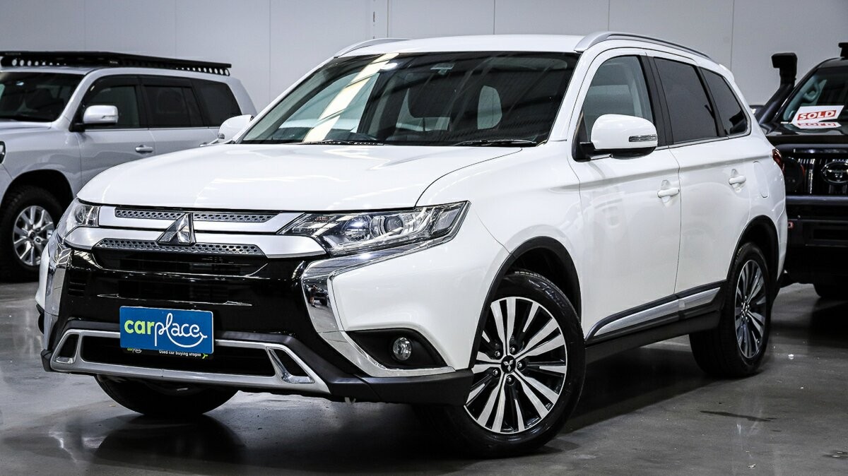 Mitsubishi Outlander image 1