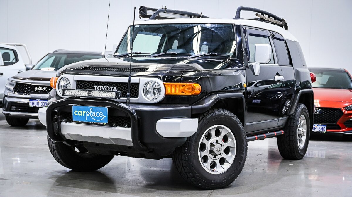 Toyota Fj Cruiser image 1