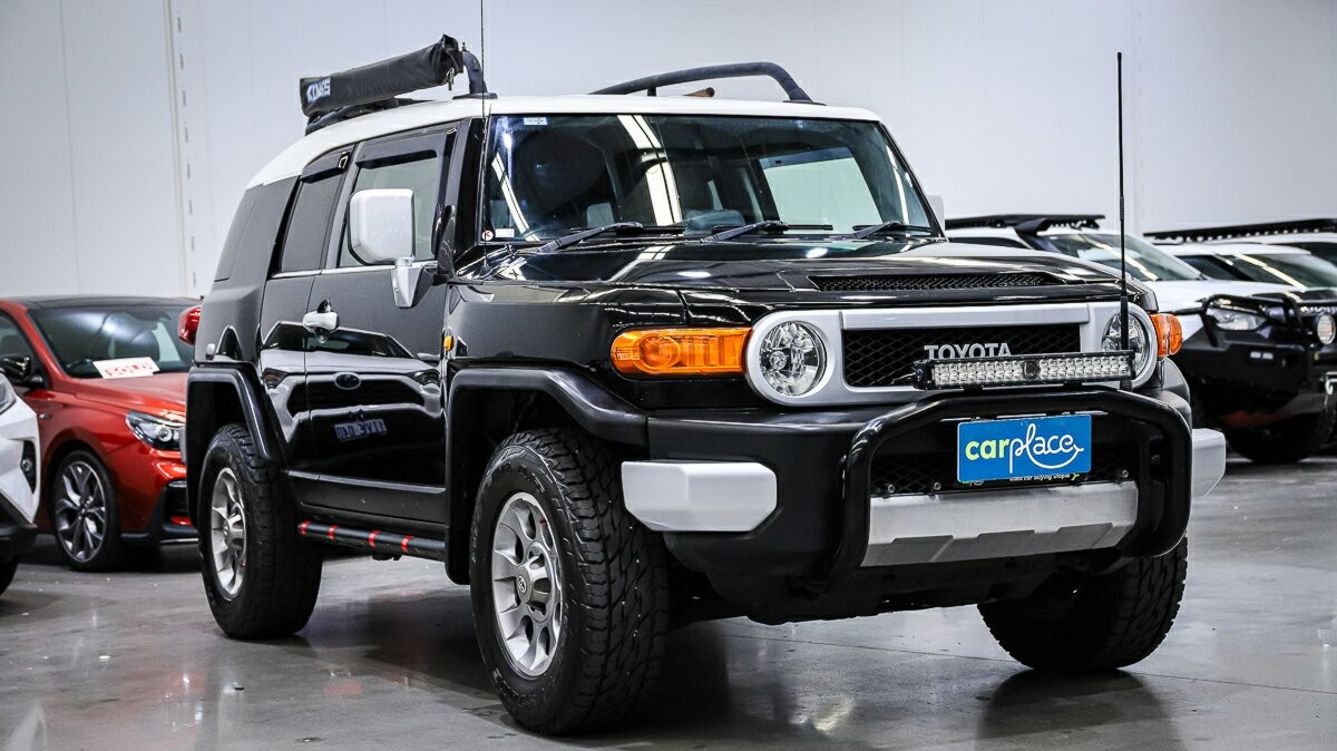 Toyota Fj Cruiser image 3