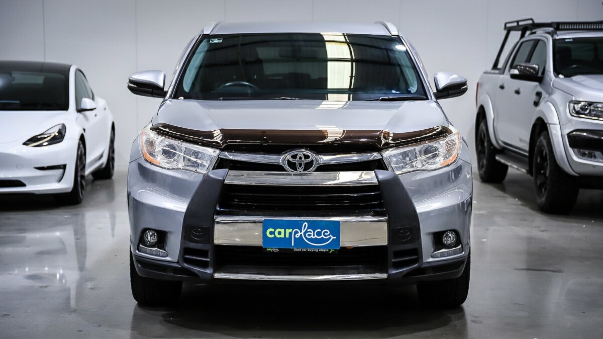 Toyota Kluger image 2