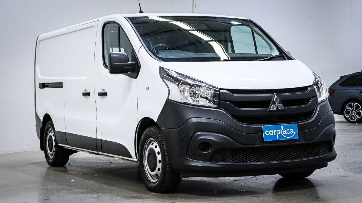 Mitsubishi Express image 3