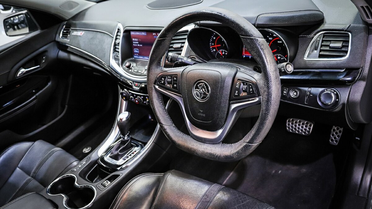 Holden Commodore image 4