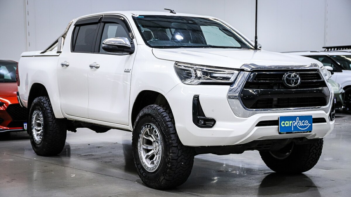 Toyota Hilux image 3