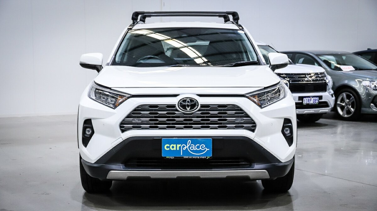 Toyota Rav4 image 2