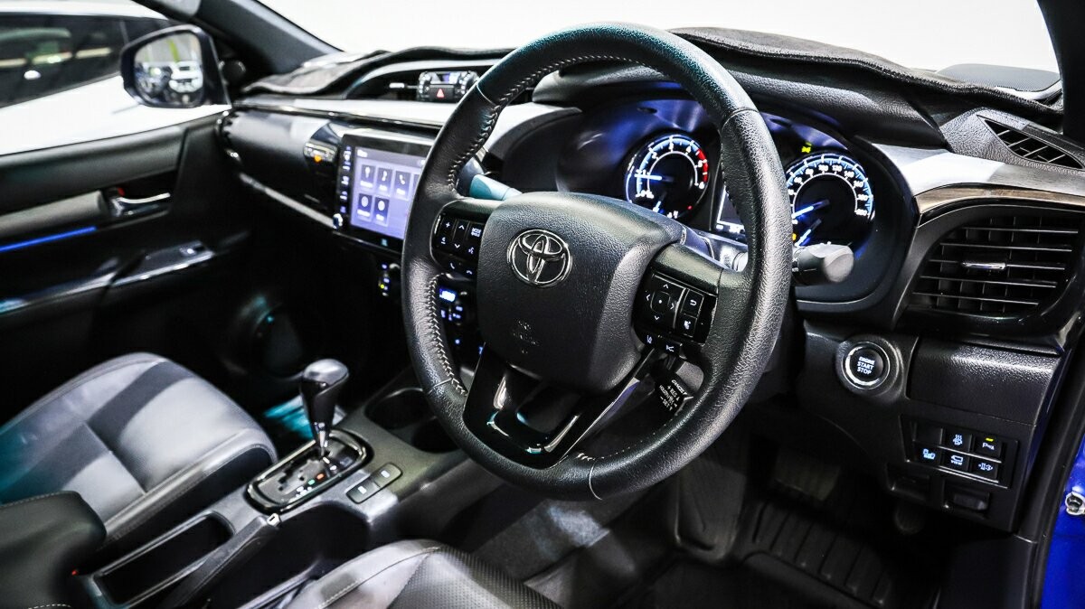 Toyota Hilux image 4
