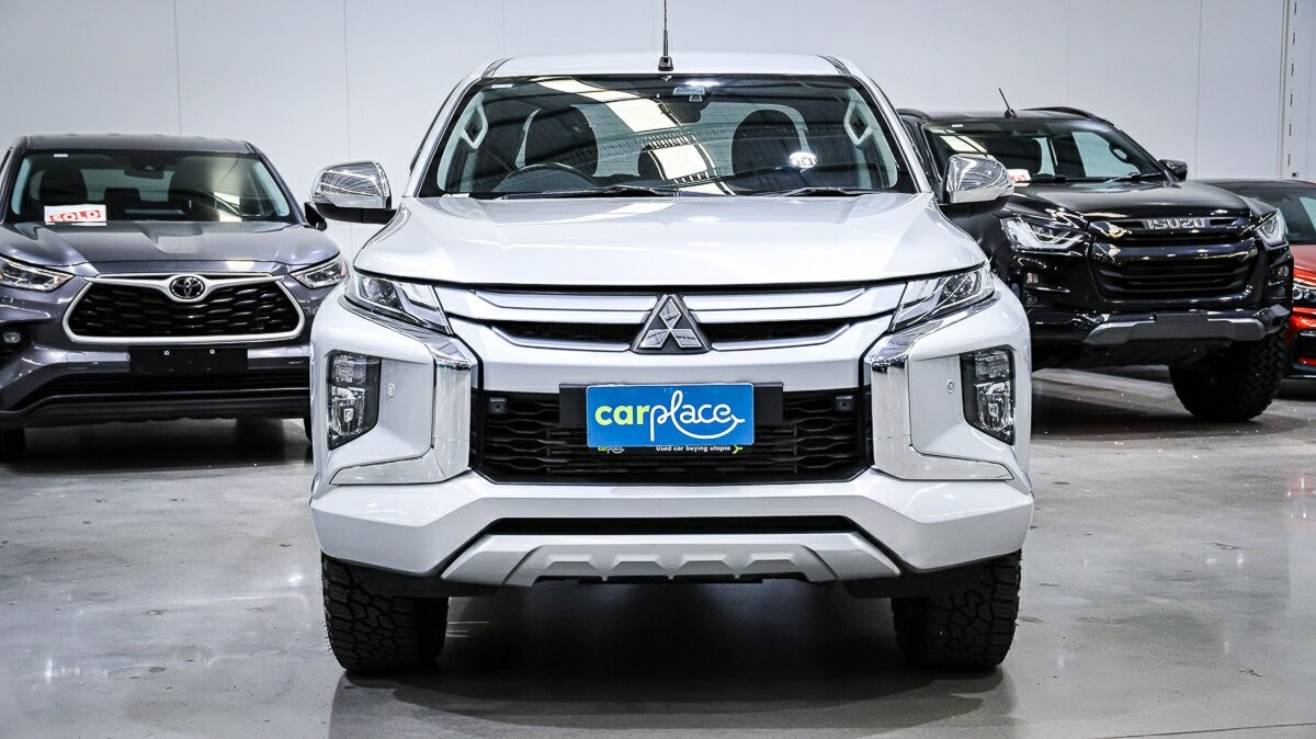 Mitsubishi Triton image 2