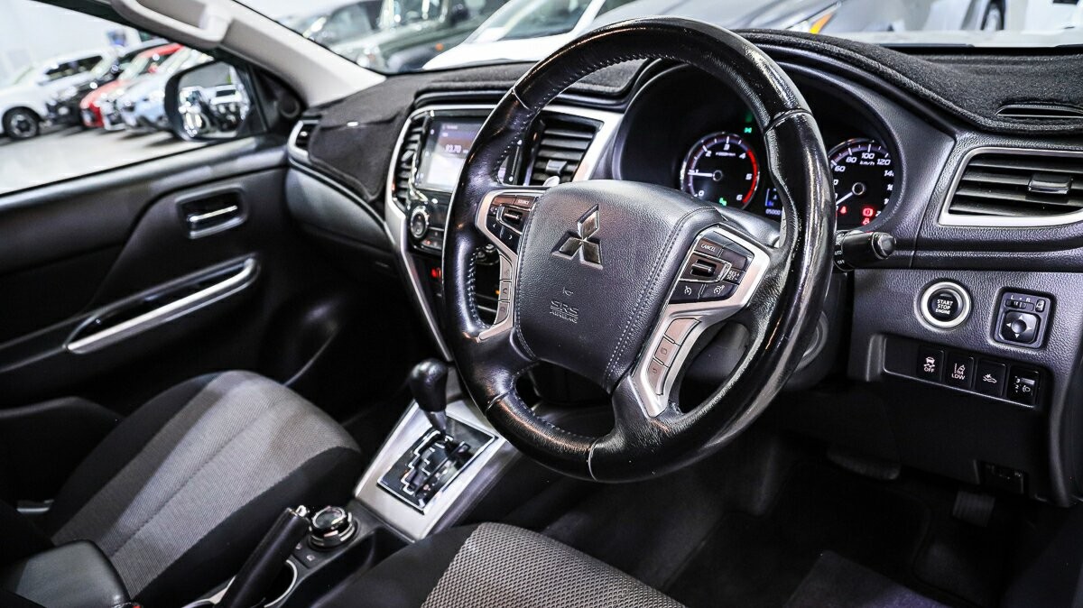 Mitsubishi Triton image 4