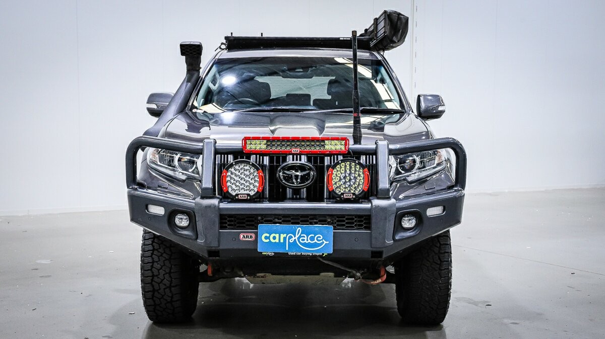 Toyota Landcruiser Prado image 2