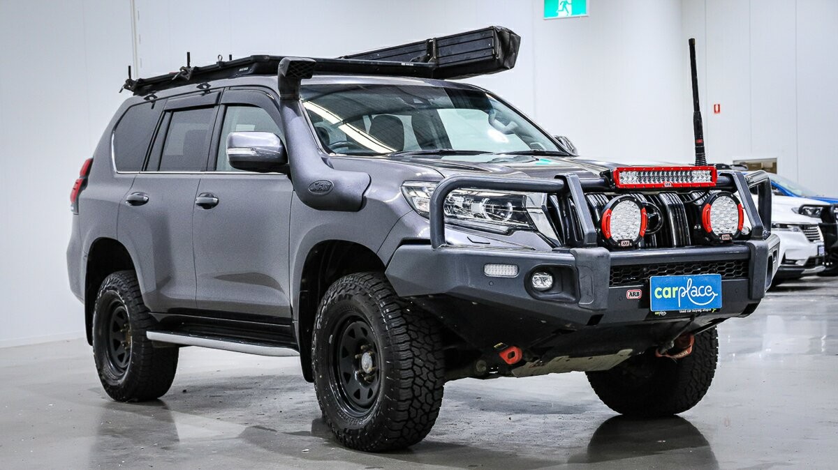 Toyota Landcruiser Prado image 3