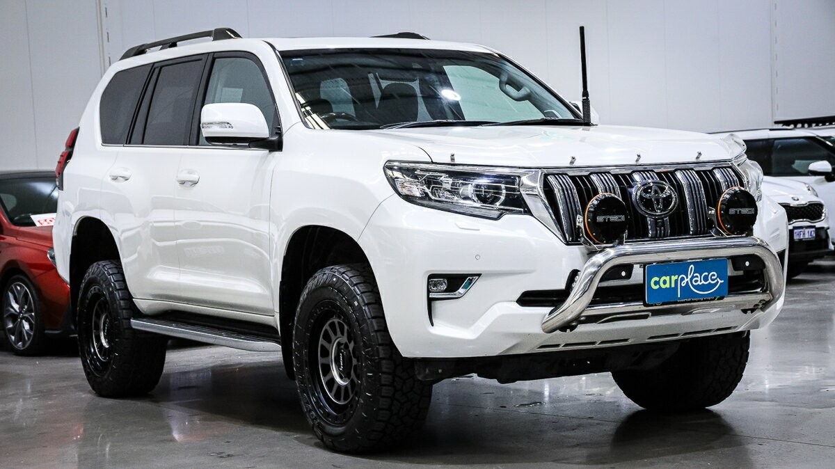 Toyota Landcruiser Prado image 4
