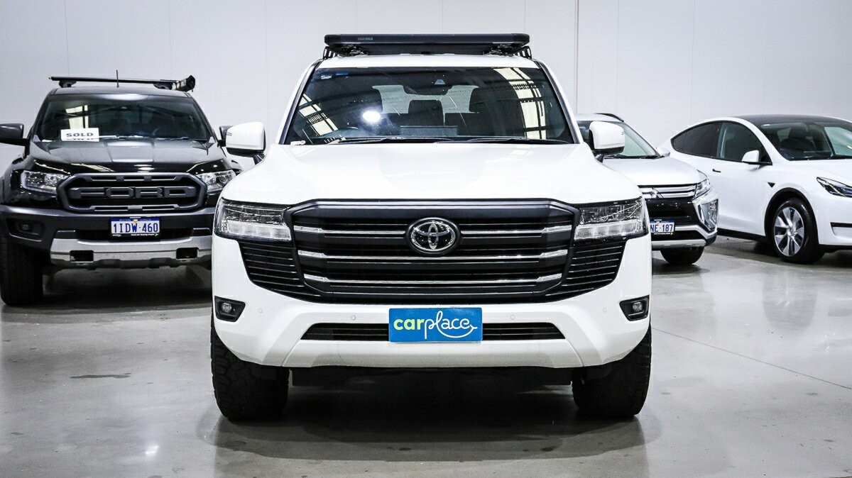 Toyota Landcruiser image 2