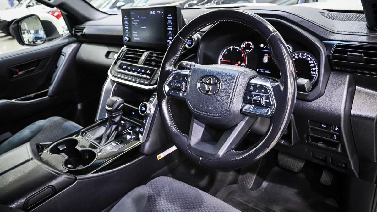 Toyota Landcruiser image 4