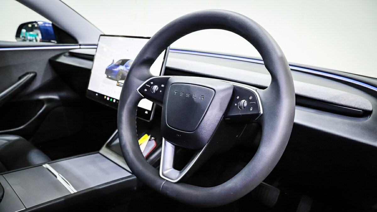 Tesla Model 3 image 4