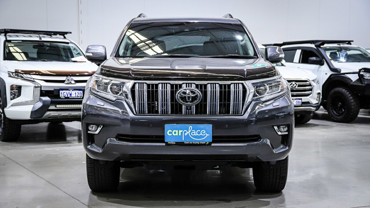 Toyota Landcruiser Prado image 2