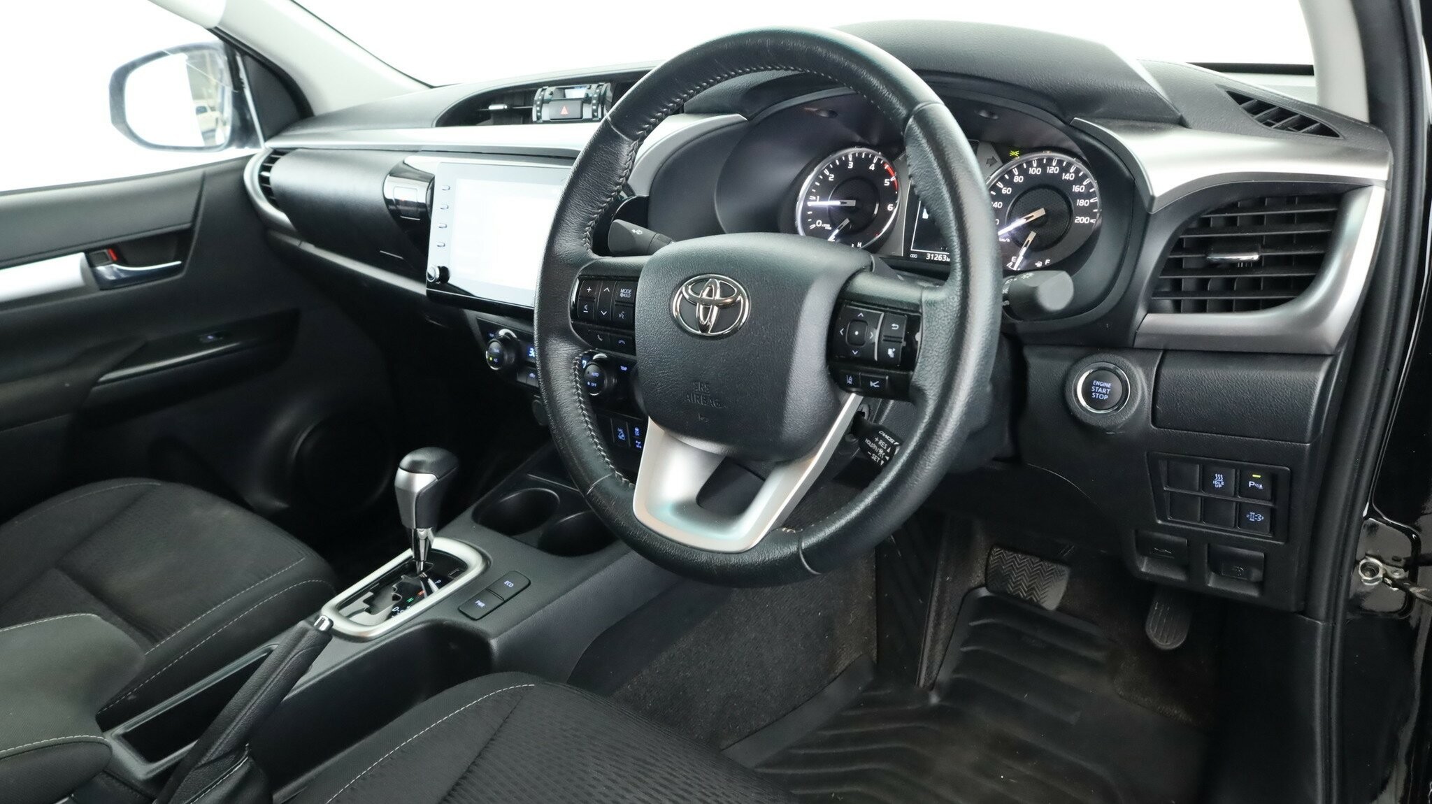 Toyota Hilux image 4