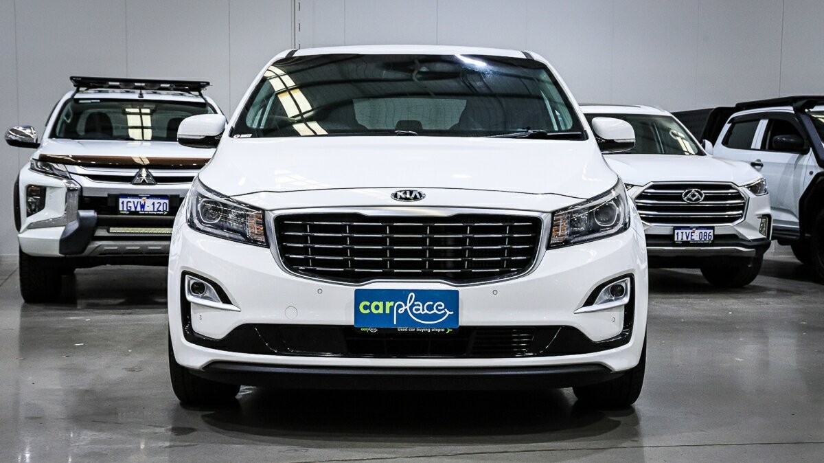 Kia Carnival image 2