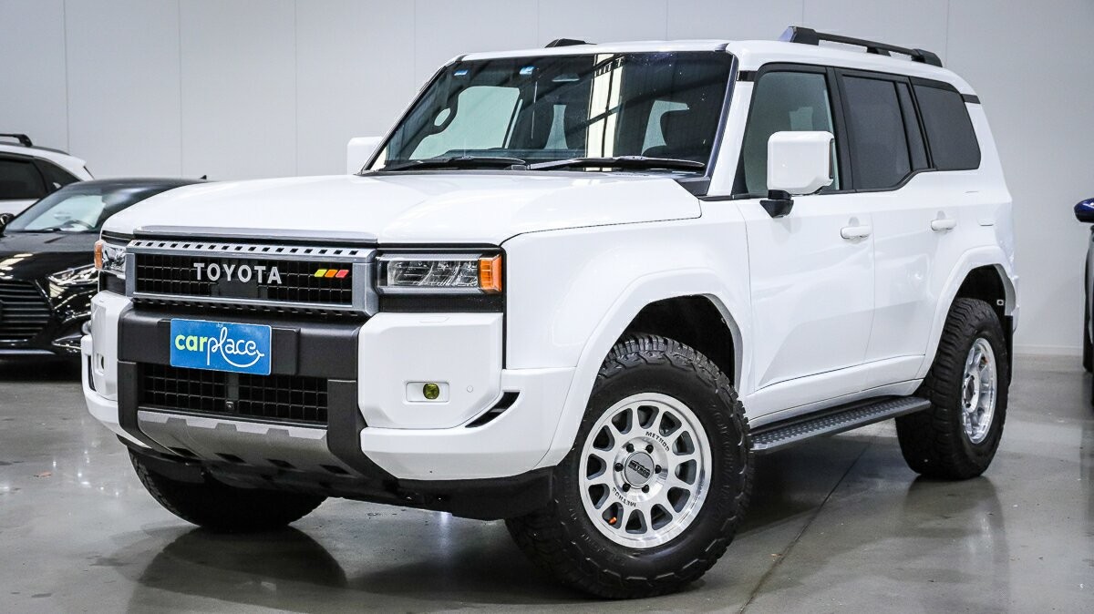 Toyota Landcruiser Prado image 1