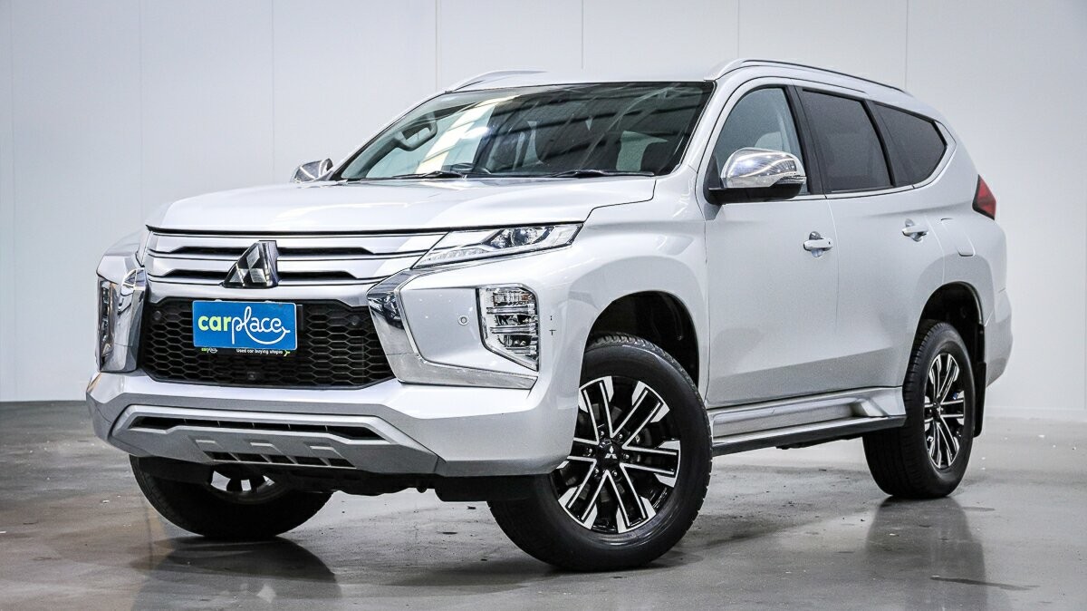 Mitsubishi Pajero Sport image 1