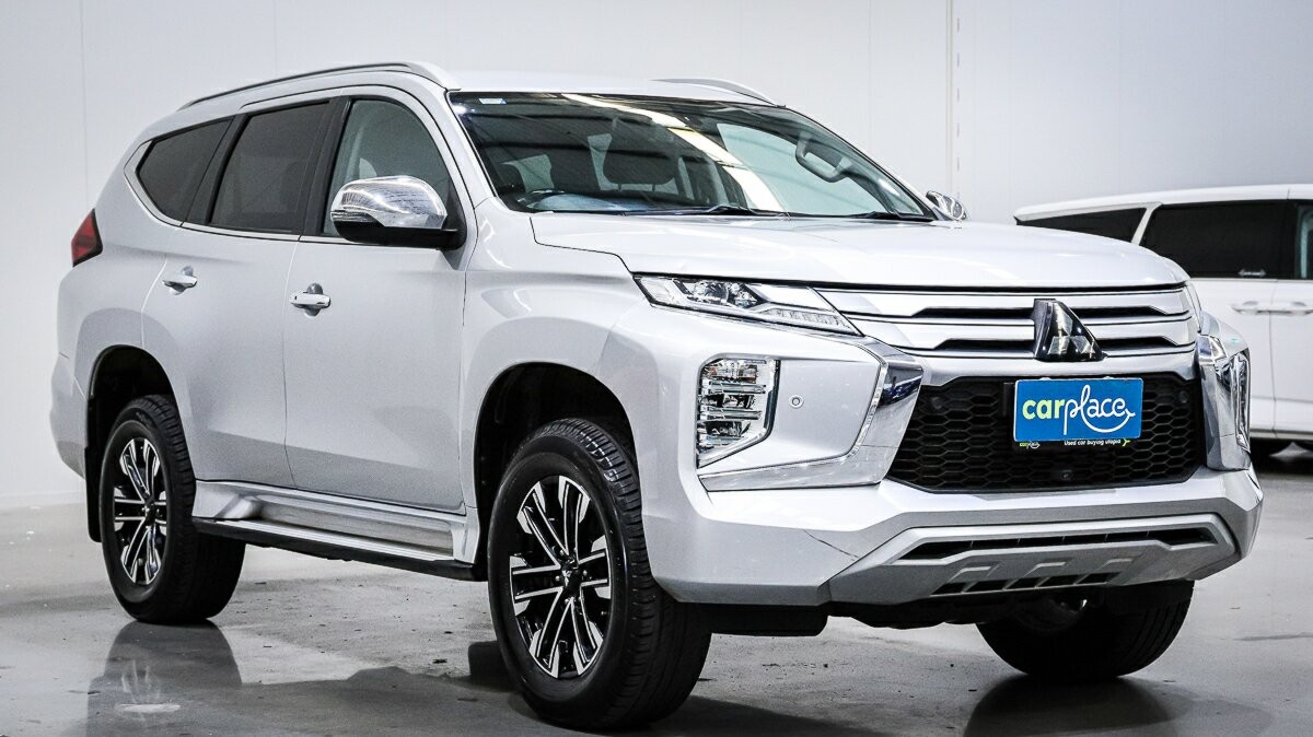 Mitsubishi Pajero Sport image 3