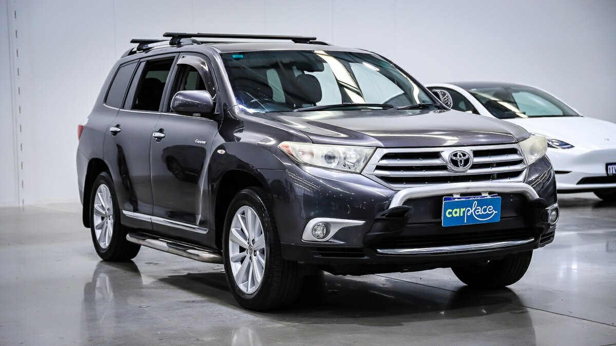 Toyota Kluger image 3