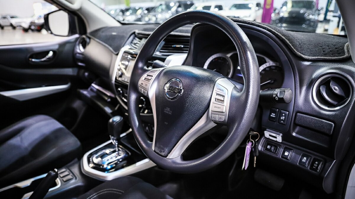 Nissan Navara image 4