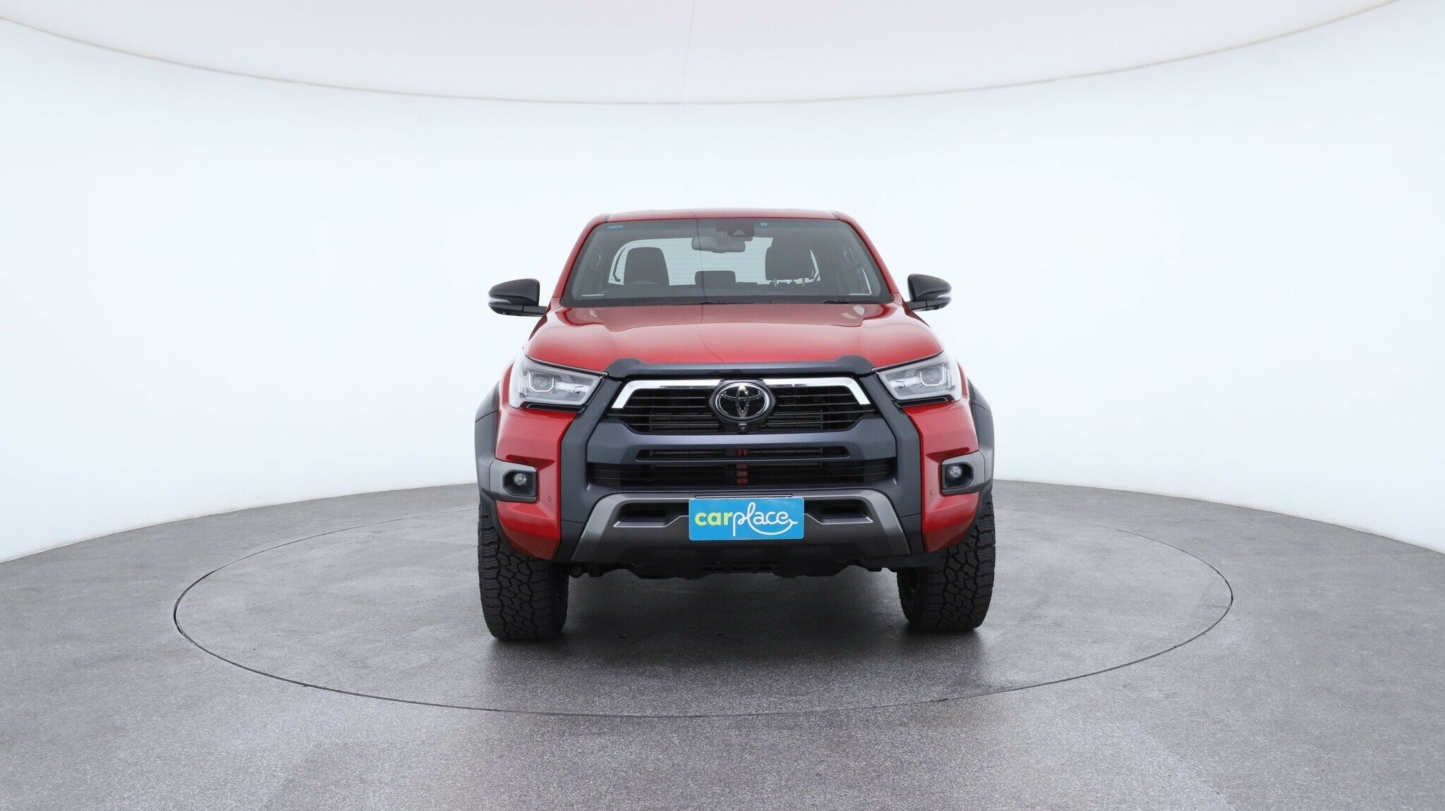 Toyota Hilux image 2