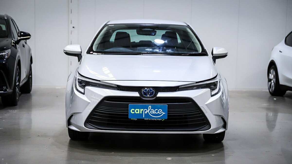 Toyota Corolla image 2