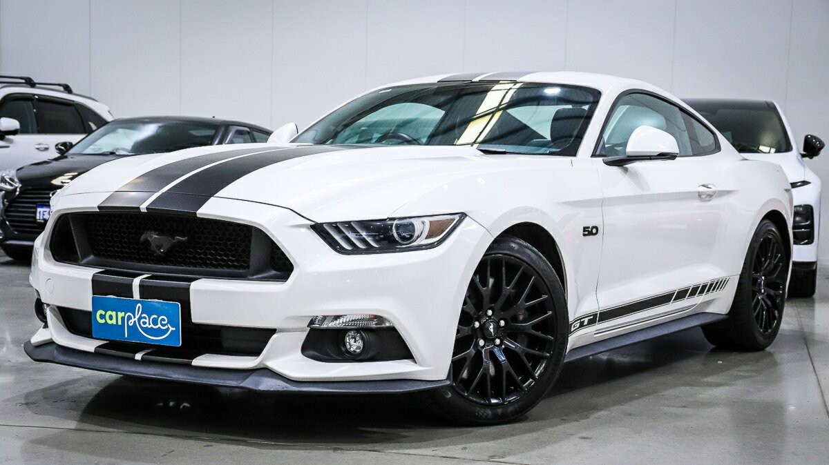 Ford Mustang image 1