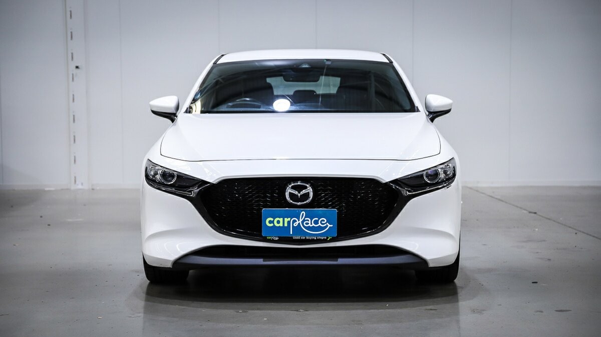 Mazda 3 image 2