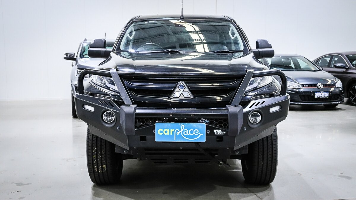 Mitsubishi Triton image 2