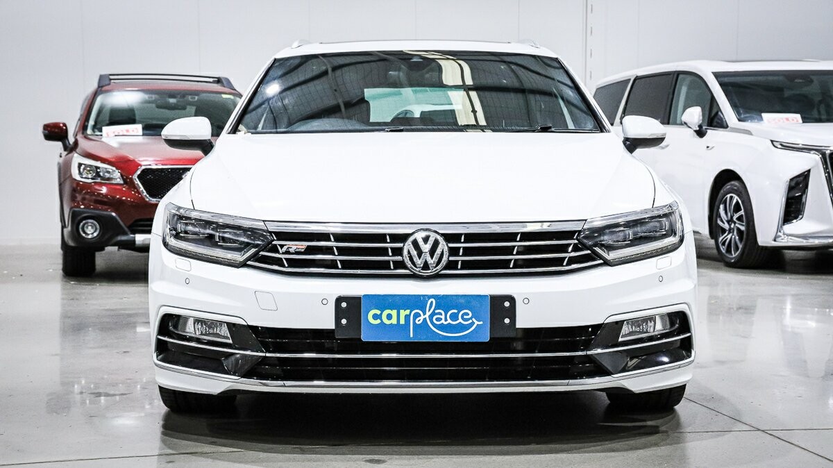 Volkswagen Passat image 2
